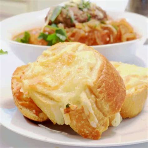 French Onion Salisbury Steak With Cheesy Garlic Toast Platter Talk