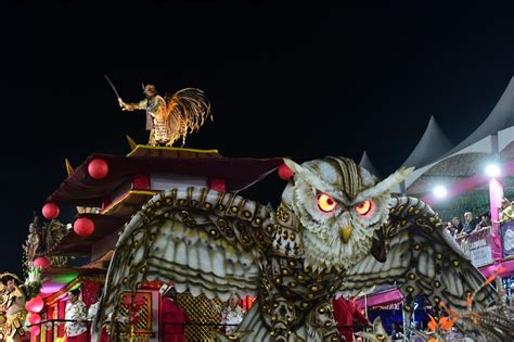 Confira o desfile da Jucutuquara no Carnaval de Vitória 2024 A Gazeta