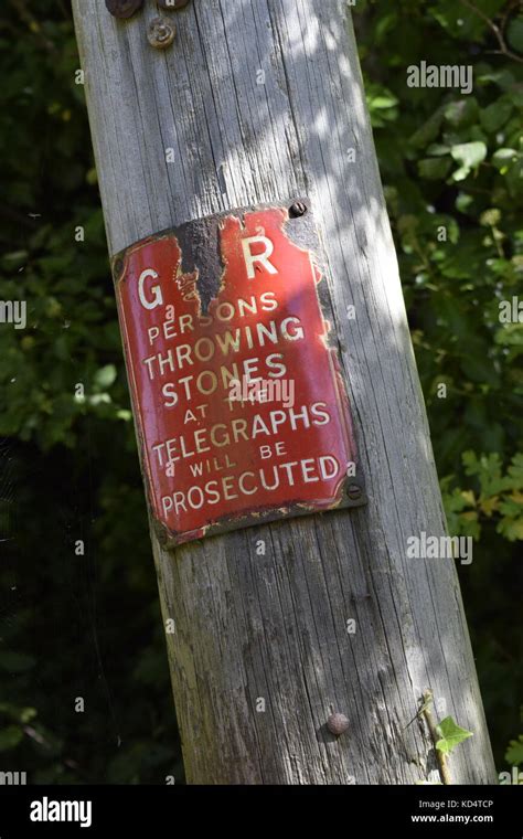 Cartello Di Avvertimento Rosso Immagini E Fotografie Stock Ad Alta