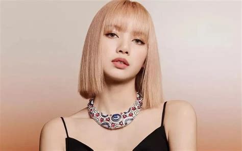 Lisa do BLACKPINK inaugura sua própria agência de talentos