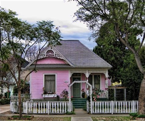 Little pink houses for you and me – Pink Houses Lyrics Meaning