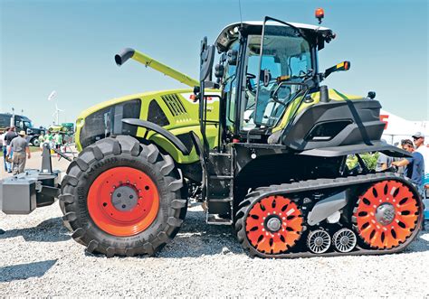 Video Claas Adds Tracked Tool To Box The Western Producer