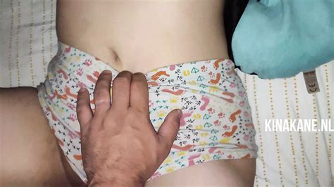 Hermanastro Qu Est S Haciendo Juego Amateur Silencio Los Padres Est N Al Lado Xhamster