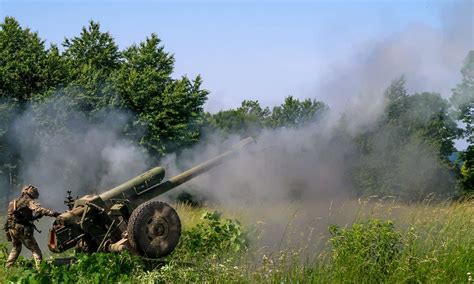 A Ukrainian Artilleryman Fires The D 30 Howitzer Nara And Dvids Public