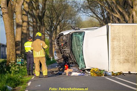 Lifeliner1 Landt Bij Ernstig Ongeluk Bij Woerdense Verlaat Traumaheli