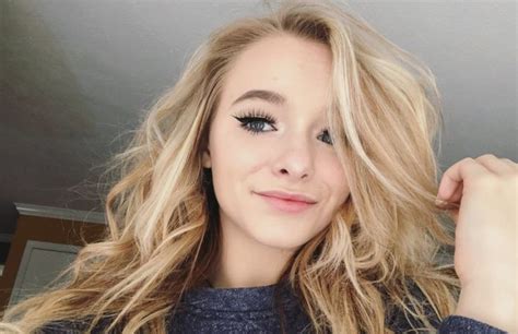 Zoe LaVerne Bio Wiki Net Worth Dating Boyfriend Parents Height