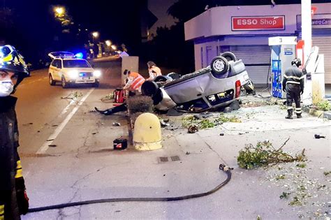 Incidente A Desio Auto Esce Di Strada E Si Ribalta Grave Una 20enne