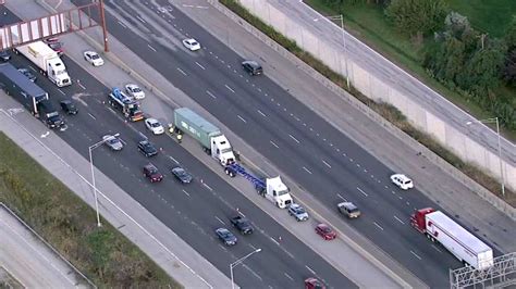 2 semi-trucks involved in I-55 crash near Darien - ABC7 Chicago