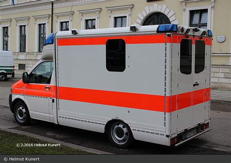 Einsatzfahrzeug BA P 9683 VW T5 RTW BOS Fahrzeuge