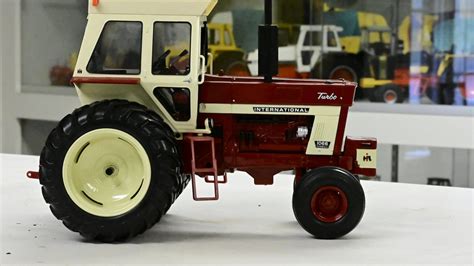 116 Scale International 1066 Diamond Cab Custom Tractor M19 Schaaf