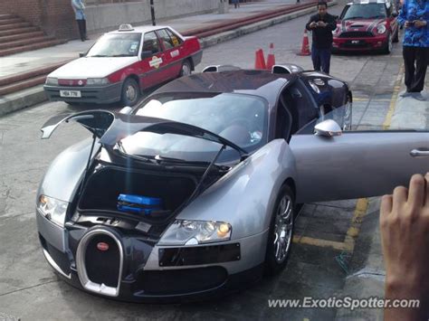 Bugatti Veyron spotted in Putrajaya, Malaysia on 08/25/2011