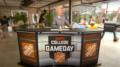 College football fans loved Lee Corso's home setup on ESPN's 'College ...