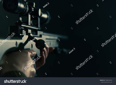 imagenes de sniper aim imagenes fotos  vectores de stock
