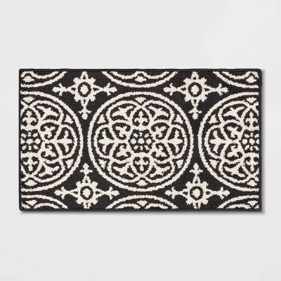 1 8 X2 10 Washable Medallion Tufted And Hooked Accent Rug Gray