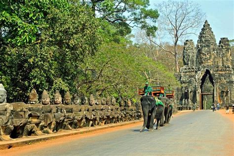 Angkor Wat Sunrise Tour