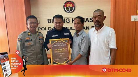 Momentum Hut Bhayangkara Ke Jmsi Serahkan Pelakat Penghargaan