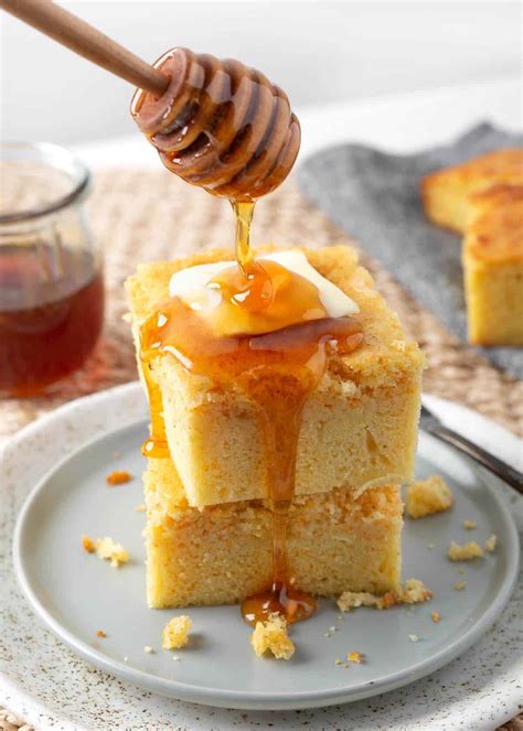 Easy Classic Cornbread - Retro Recipe Box