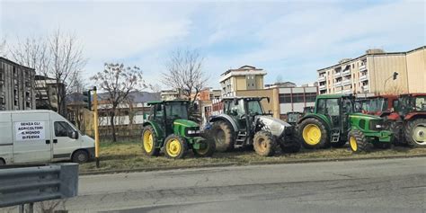 La Protesta Dei Trattori Anche A Cosenza Le Associazioni Di Categoria