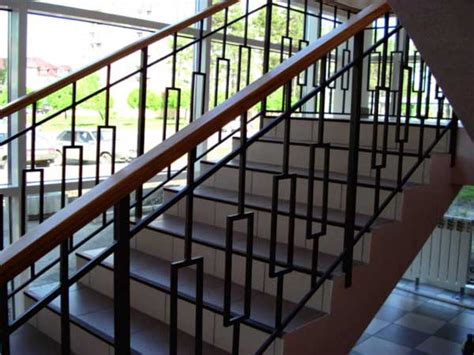 Лестница перила из металла в дом - Железный марш лестницы