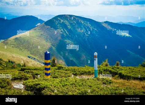 Ukraine and Romania border Stock Photo - Alamy