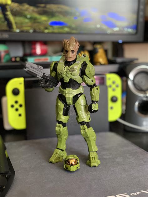 Master Chief face reveal : r/ActionFigures