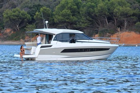 Jeanneau Jeanneau Nc Bateau Moteur Bateaux