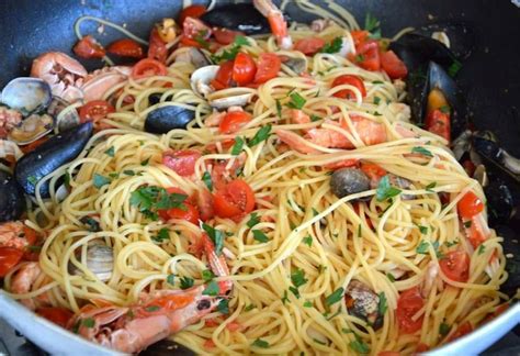 Spaghetti Allo Scoglio Ricetta Di Un Primo Di Pesce Famoso Ed