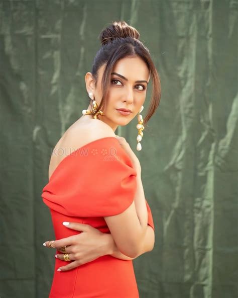 De De Pyaar De 2 Actress Rakul Preet Singh In A Red Hot Bodycon Dress Photos 02 333233