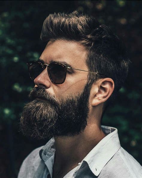 Álbumes 97 Imagen De Fondo Hombre Con Pelo Largo Y Barba Alta