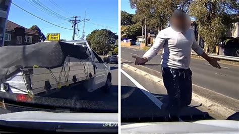 Dash Cam Owners Australia Video In Sydney Shows Aggressive Tradies