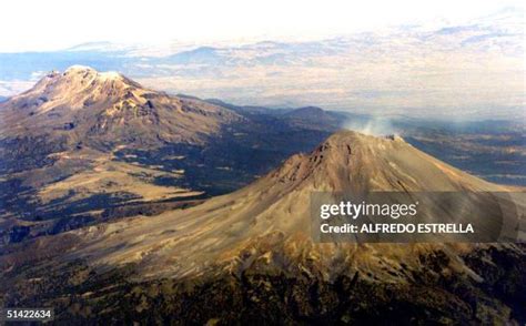 72 Mexico Popocatepetl Volcano Elevated View Stock Photos, High-Res ...