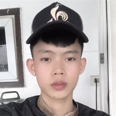 Stream Full Giày Cao Gót Màu Đỏ Remix Ver China Hot TikTok mp by Nguyen Trung Thanh Listen