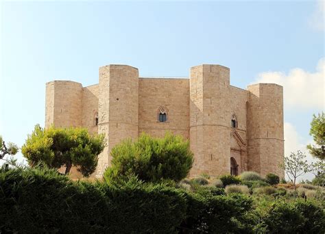 Castel Del Monte L Imponente Castrum Ottagonale Di Federico II La