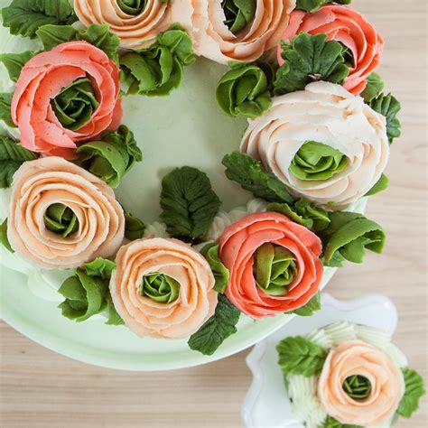 Buttercream Recipe for Flowers | Buttercream recipe, Stiff buttercream frosting recipe ...