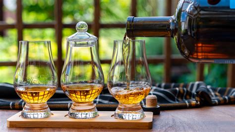 For An At-Home Whiskey Tasting, Here's How Much Bourbon To Pour Per Glass