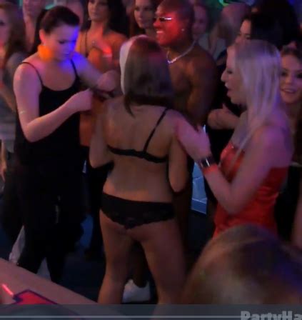 NEEDS ID Brunette With Blonde Streaks Partyhardcore ID Page FreeOnes Forum