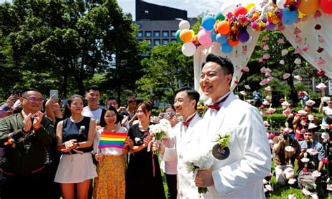 Taiwan Becomes First Asian Country To Legalize Same Sex Marriage Curly Tales