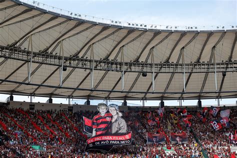 Flamengo Fecha Brasileir O M Dia De P Blico Hist Rica