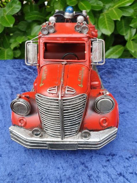 large metal fire truck (50 centimeters wide) (1) - metal - Catawiki