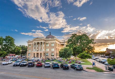 After 30 years of service, Williamson County EMS Director Mike