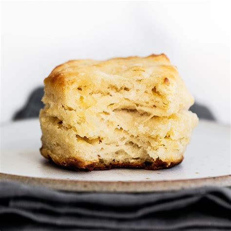 How to Make Buttermilk Biscuits - Handle the Heat