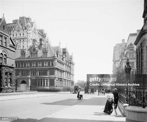 26 Cornelius Vanderbilt Mansion Stock Photos, High-Res Pictures, and ...