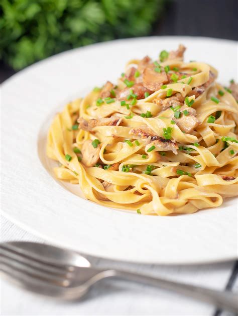 Chicken And Mushroom Tagliatelle With Creme Fraiche Krumpli