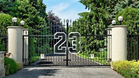 Photos: Michael Jordan's Chicago-area mansion up for auction