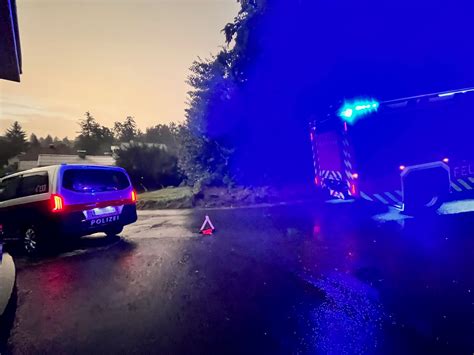 Baum St Rzt In Stadel Gewitter Fegte Ber Vorarlberg Vorarlberg