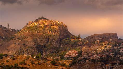 Roman Noir Taormina Von Yves Ravey Der Urlaub War Ihr Untergang