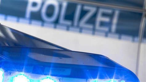 Kreis Cuxhaven 20 Jähriger schleudert mit Pkw über Straßengraben CNV