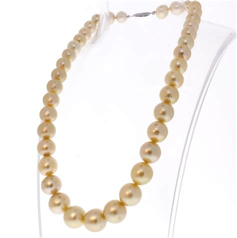 Cream Color Pearl Necklace For Sale At 1stdibs Cream Pearl Necklace