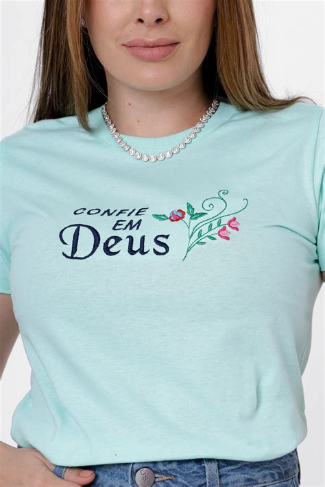 T Shirt Confie Em Deus Flores Bordado Cor Verde Agua Atacado Tshirt