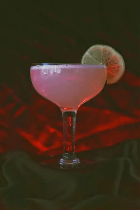 Naked And Famous How To Make This Unique Contemporary Cocktail Other